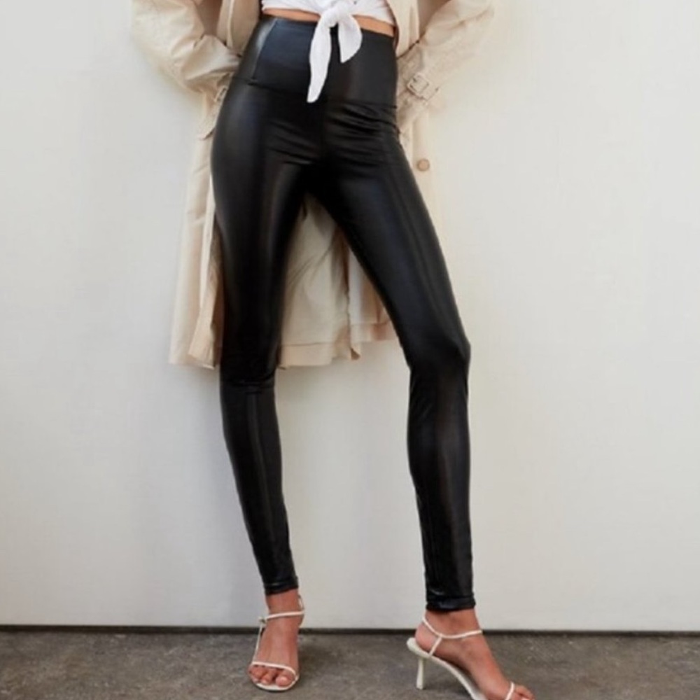 Aritzia Wilfred Free Daria High Rise Vegan Leather Legging